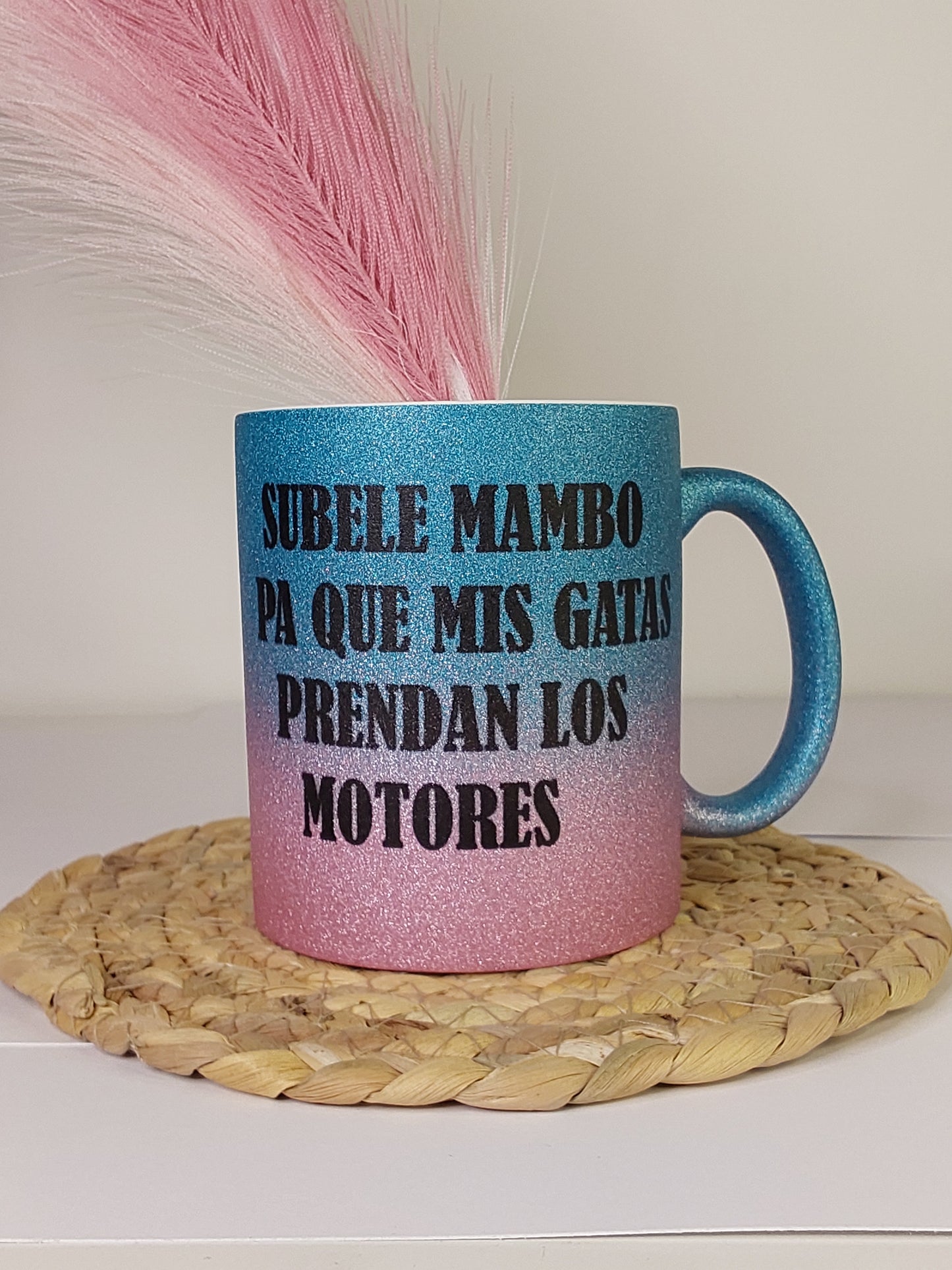 Taza purpurina azul y rosa