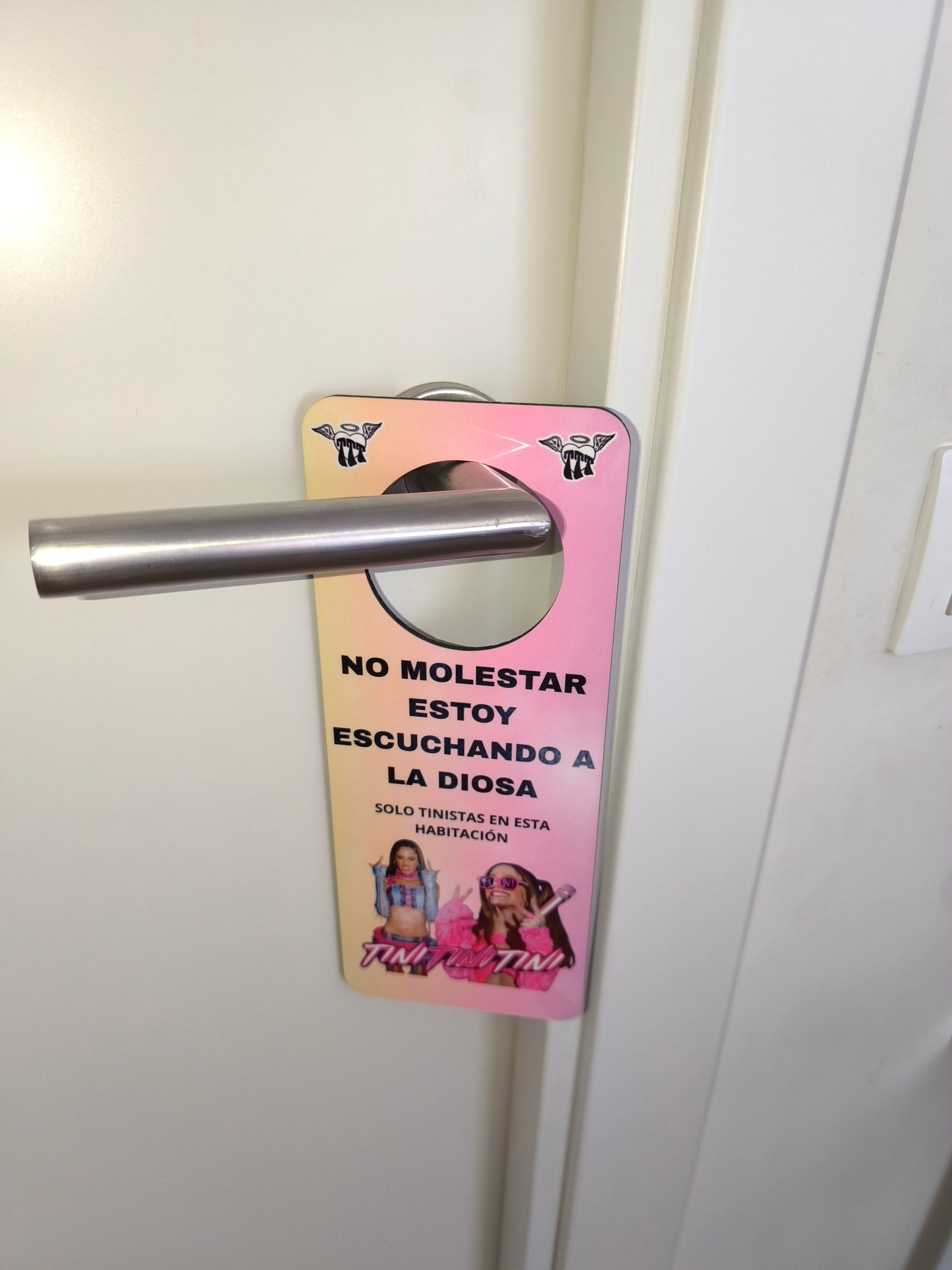 Tini en tu puerta