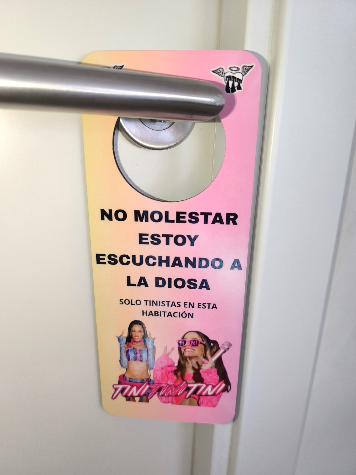 Tini en tu puerta